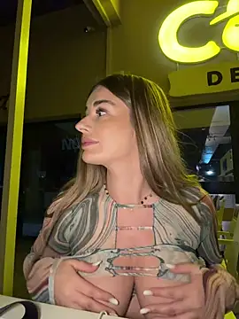 IsabellaEtthan Adlı Modelin Canlı XXX Sohbeti