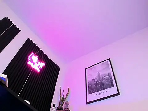 SadieManson_ Adlı Modelin Canlı XXX Sohbeti