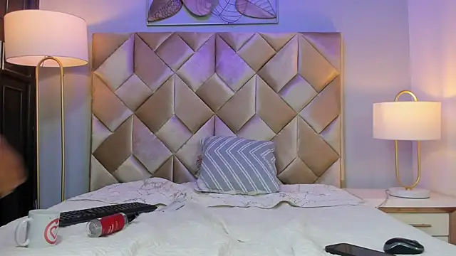 แชท XXX สดของ NicoFox4