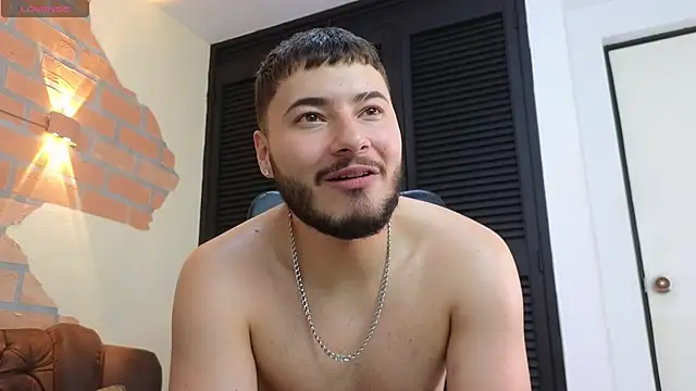 Brandon_01: онла йн-секс-чат