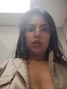 Astrid--'s Live XXX Chat