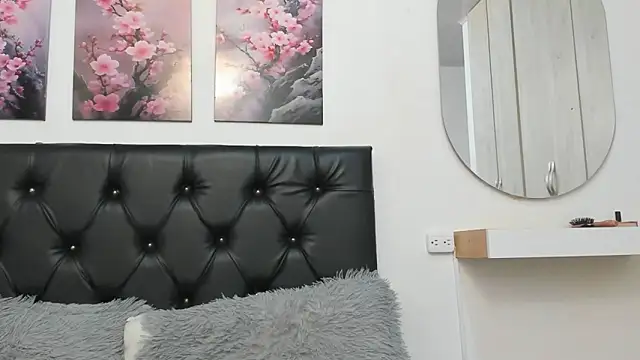 Chat +18 de pinky_f00x ao vivo