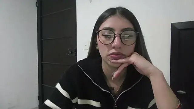 XXX chat uživo modela AliceTeenager___