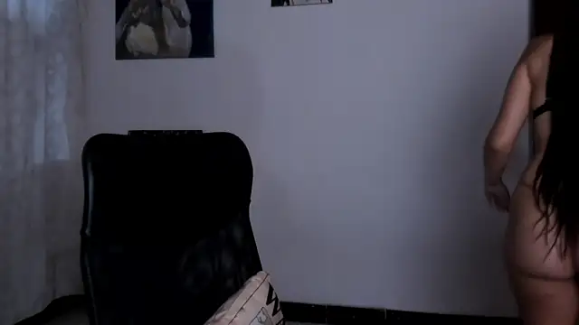 EmilyTreasurez's Live XXX Chat