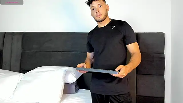 alejandro__2のライブXXXチャット