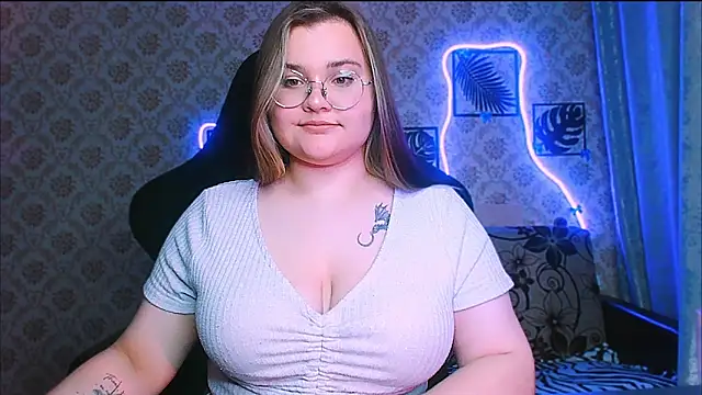 InLoveWithLife26 – Naživo XXX chat