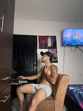 Czat XXX na żywo – Kenny_romano