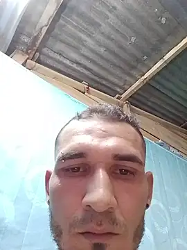 צ'אט XXX בשידור חי של junior_926