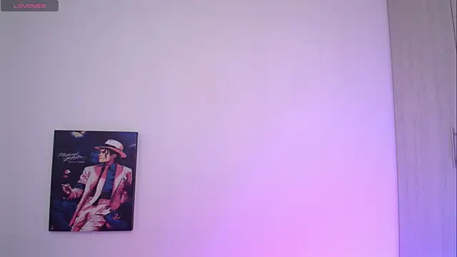 Millie_bobbyのライブXXXチャット