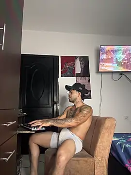 Czat XXX na żywo – Kenny_romano