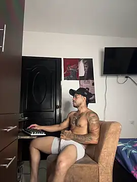 Chat +18 de Kenny_romano ao vivo