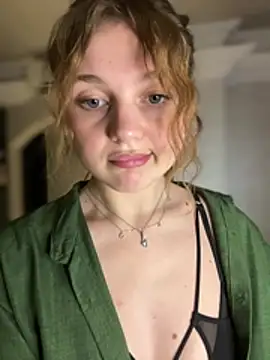 دردشة Emaline_Fane الجنسية المباشرة