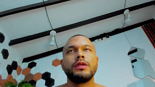 CharlieGrifinX Chat XXX live