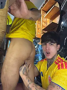 _Tomy08calderon's Live XXX Chat