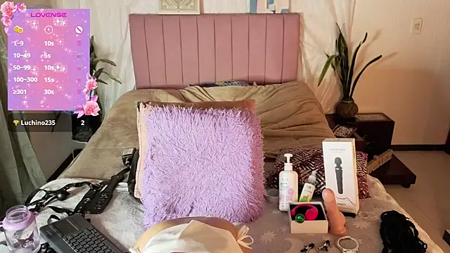 Petite_pepper Adlı Modelin Canlı XXX Sohbeti