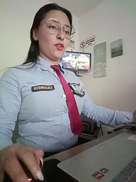 Queen_linda1 XXX чат на живо