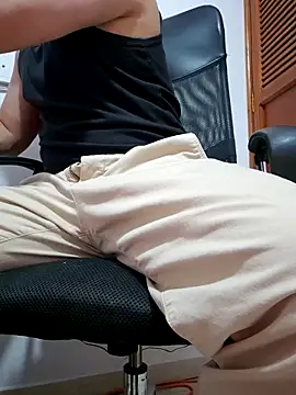 Chatroom XXX en direct de TouchDaddy4