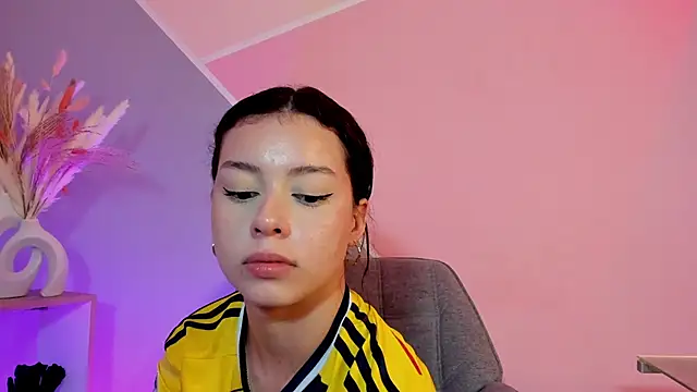 meloddy_rouss_ Chat XXX live