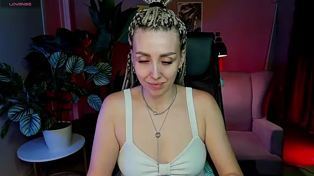 MonicaRiley's Live XXX Chat