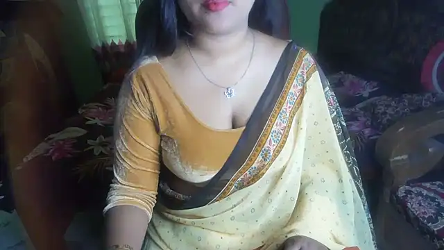 BengaliQueenStar Adlı Modelin Canlı XXX Sohbeti