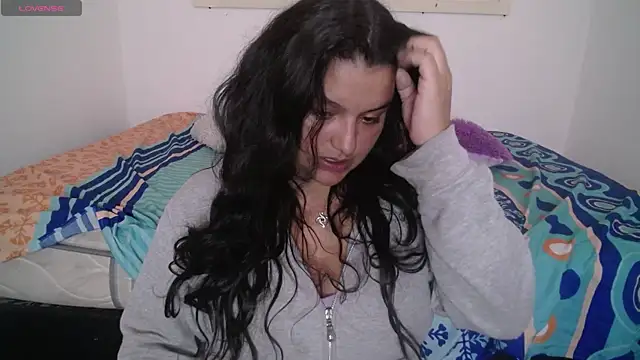 צ'אט XXX בשידור חי של Laurenkenner_