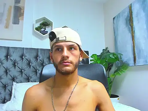 CHRIS_GREY live XXX chat
