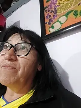 clarita_01 – Naživo XXX chat