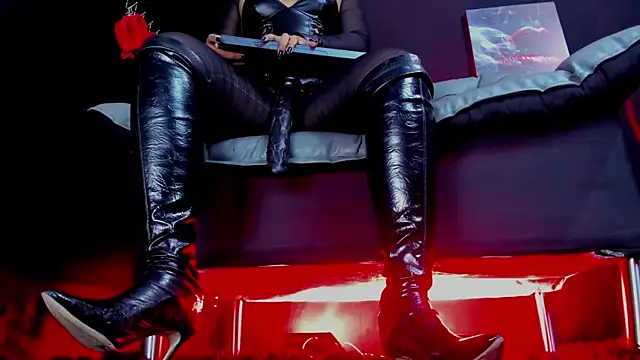 NovaaStone's Live XXX Chat