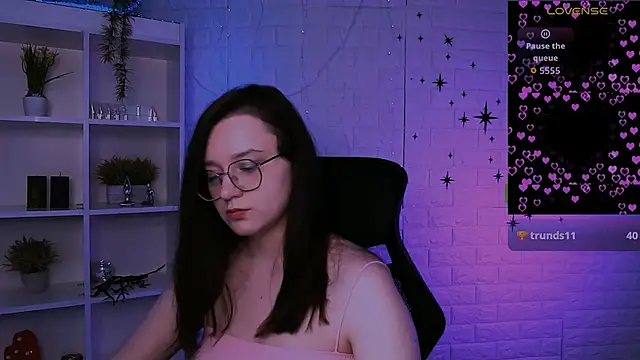 nymira's Live XXX Chat