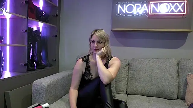 NoraNoxx 라이브 XXX 채팅