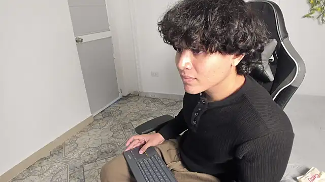 Chatroom XXX en direct de latin_beast4