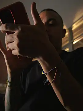 AlphaMasterXxx 라이브 XXX 채팅