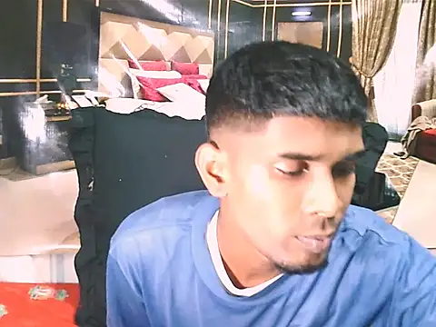 Chat +18 de IndianThuggin ao vivo