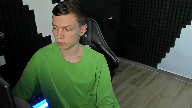 XXX chat uživo modela More_than_friend