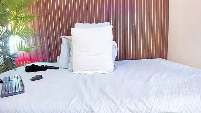 mia_pineda – Live XXX-chat