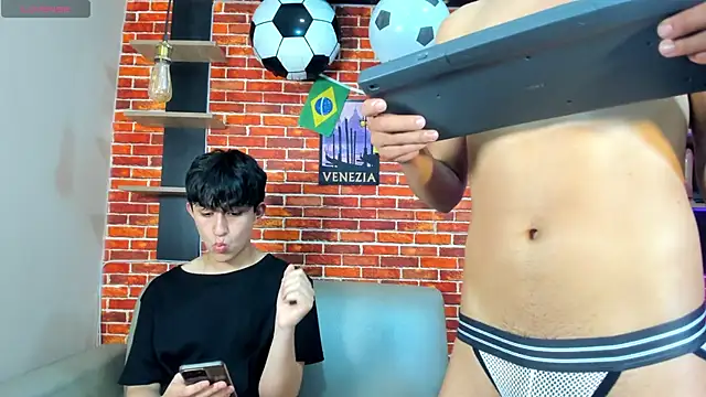 Hoot_boyss_ Live XXX Chat