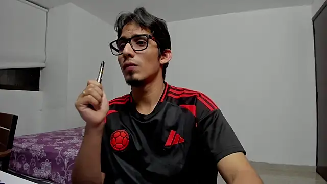 SrIncognito666's Live XXX Chat