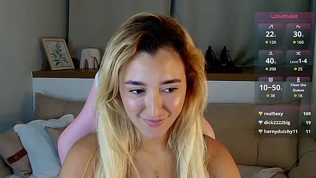 Chat +18 de Luuna_Velvvet ao vivo