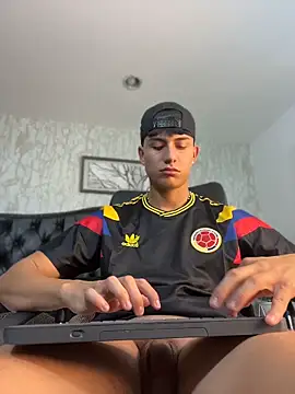 Lander_Cruz Live XXX-chat