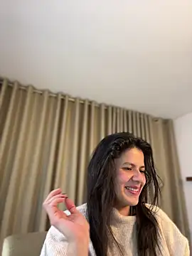 Zandrina 现场XXX聊天