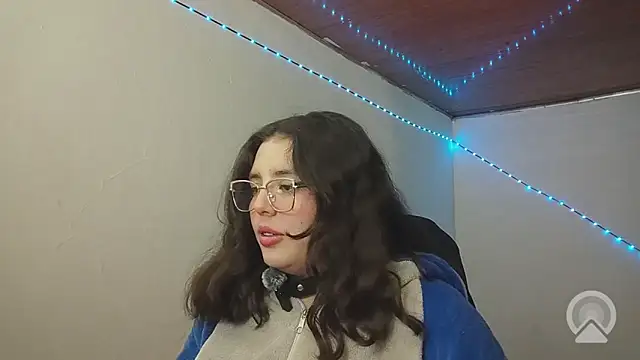 Pao_Ly Adlı Modelin Canlı XXX Sohbeti