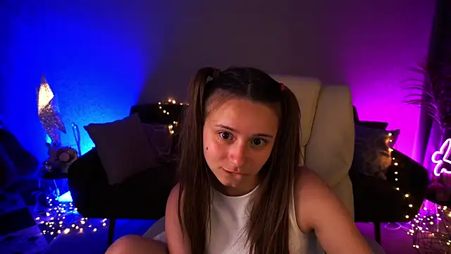 TinyNatalie's Live XXX Chat