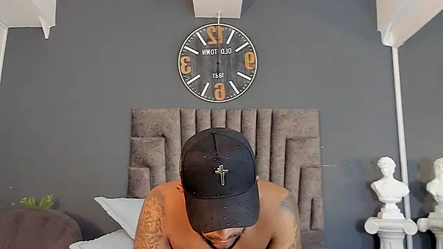 צ'אט XXX בשידור חי של Robin_Rief