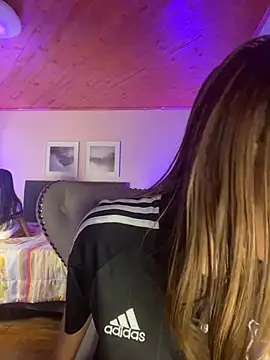 Isabella18_pink 现场XXX聊天