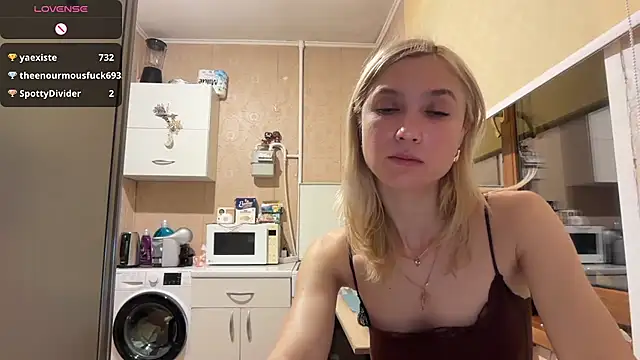 Онлайн чат XXX AngelJeni