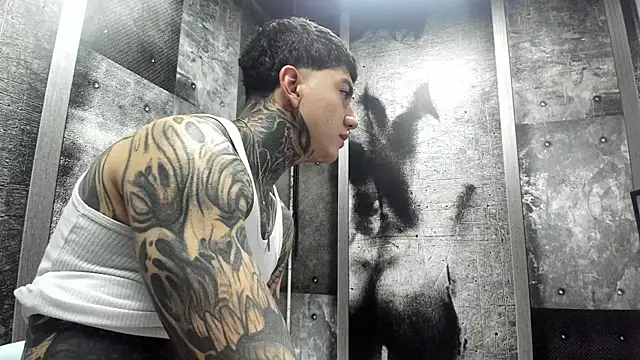 Chat XXX en directo de Gury_tattoo