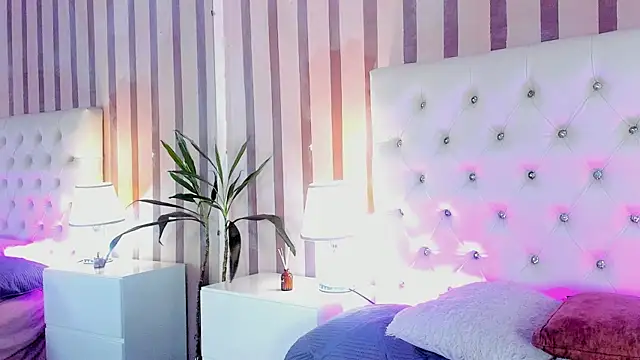 Chat XXX ao vivo de Mia-Stones