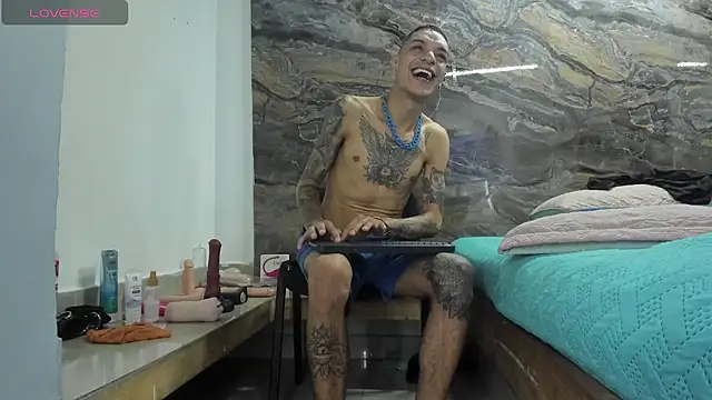 Webkamerová show logan-wollf
