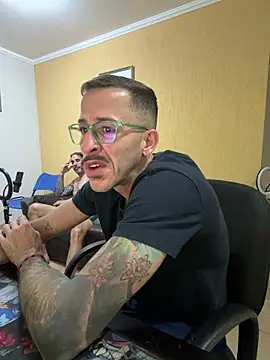 Онлайн чат XXX MeladoDiMel