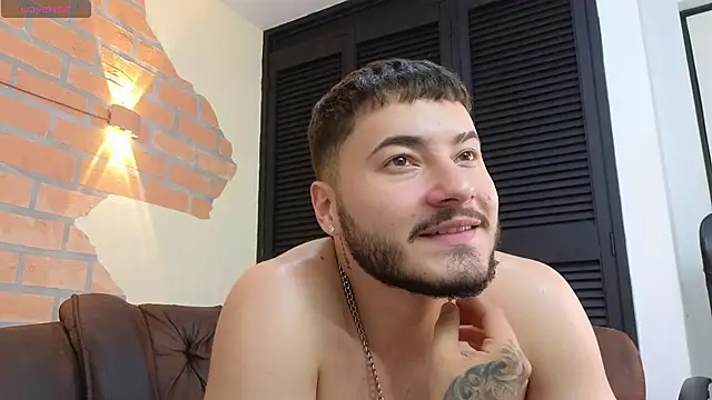Brandon_01 Live XXX Chat